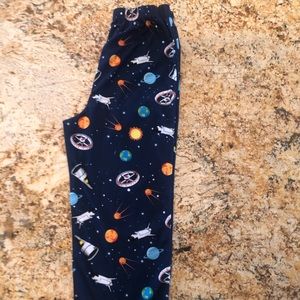 Great condition! Boys light-weight lounge pants.